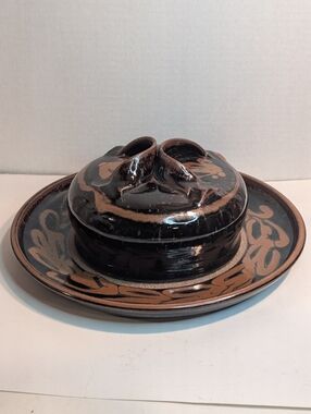 Vintage Studio Pottery Covered Bowl On Tray.  Handcrafted.Beige Swirls In Brown.